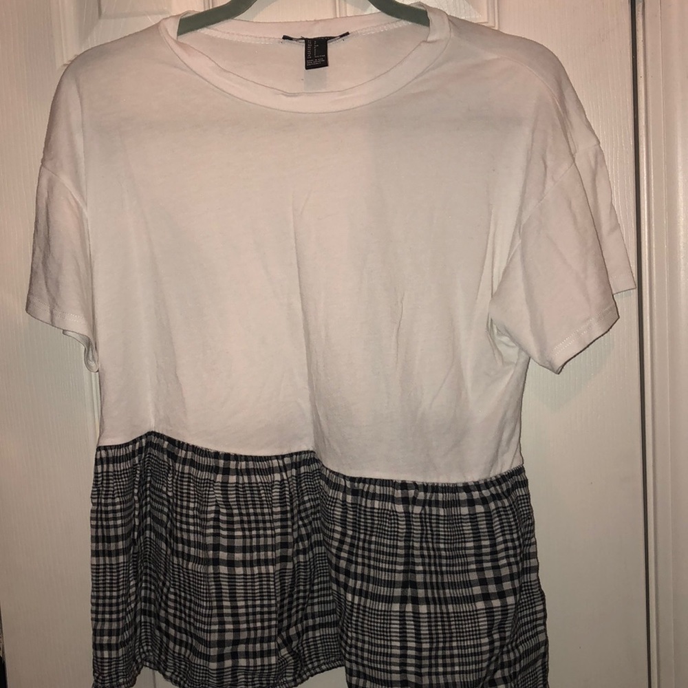 Patterned tee